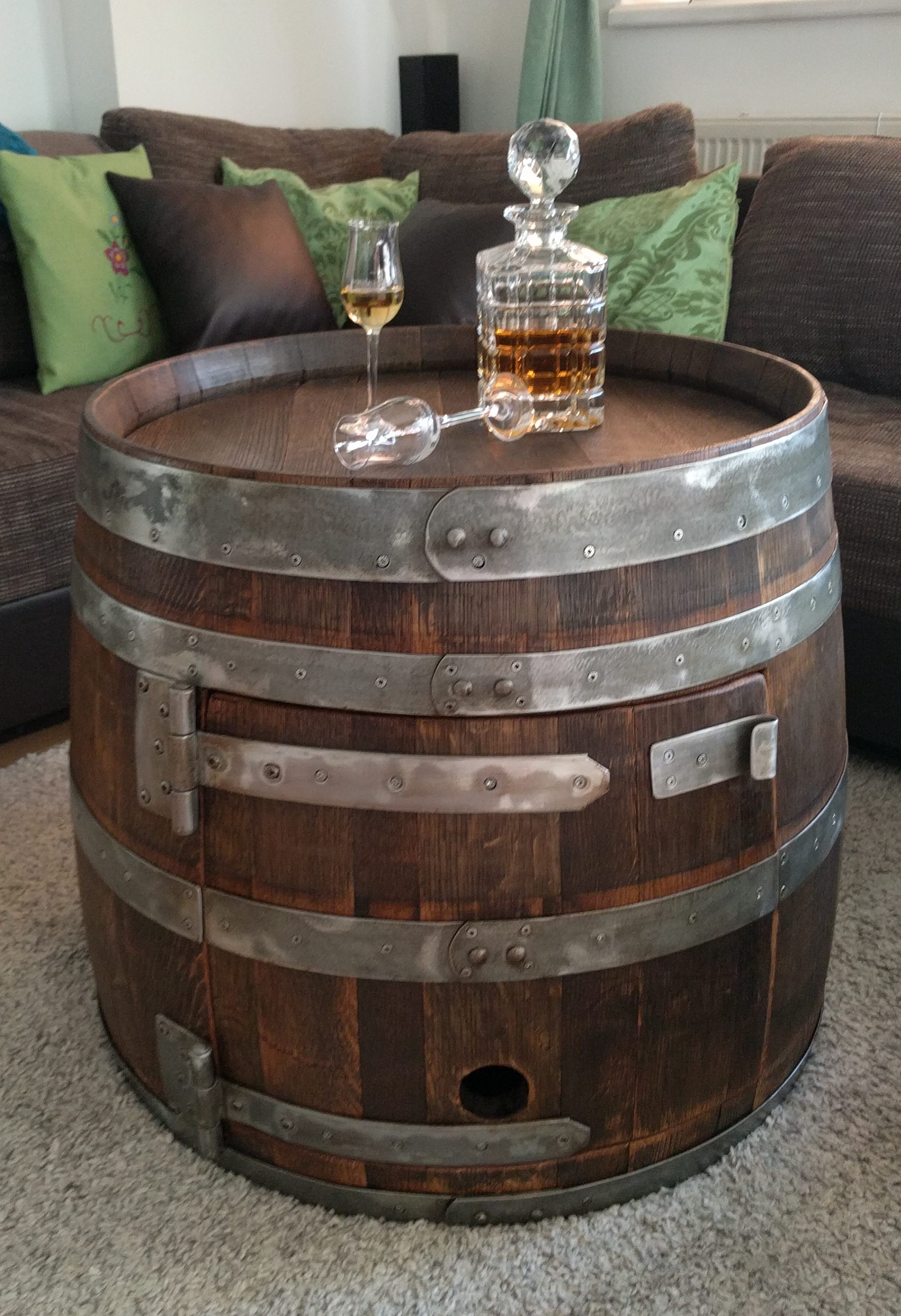Fass-Couchtisch aus Eichenfass 225L - Online-Shop von Whisky & Genuss